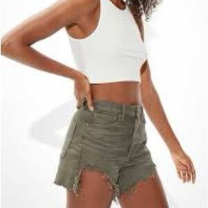 American Eagle AE Highest rise mom short in green. Size 4. 100% cotton.